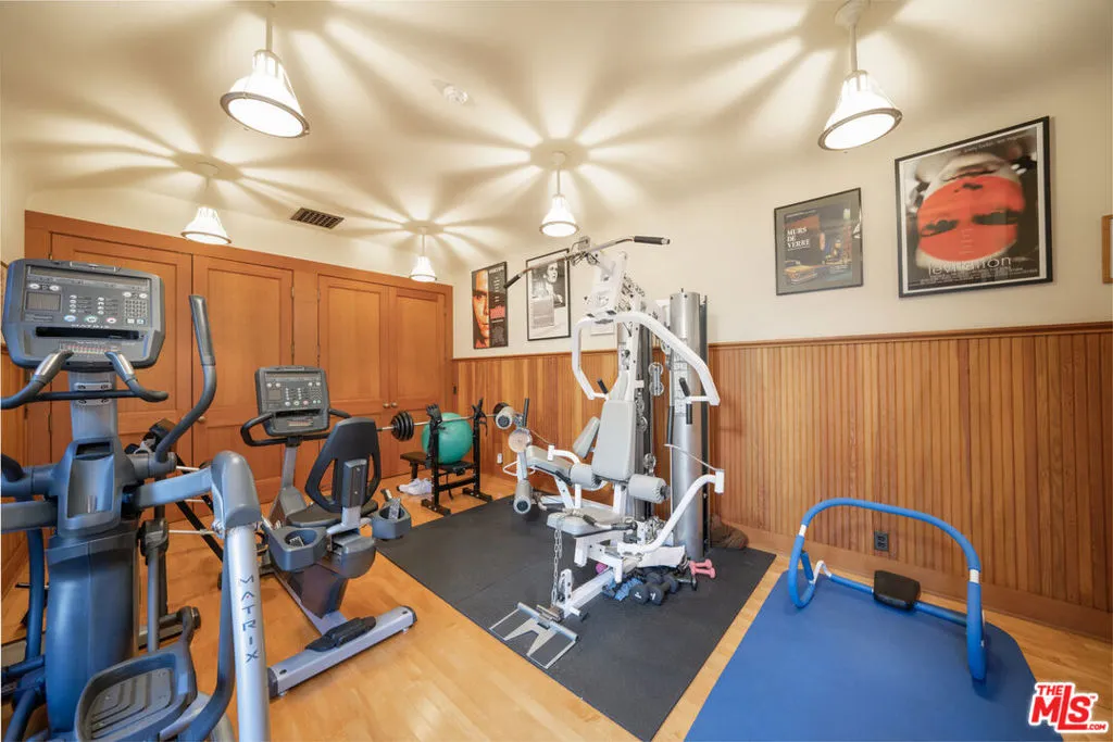 111 S Van Ness Avenue, Los Angeles, California 90004 home-pic-48