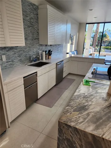 New refrigerator, dishwasher, oven