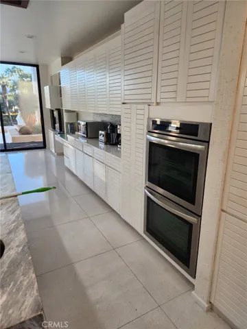 New refrigerator, dishwasher, oven