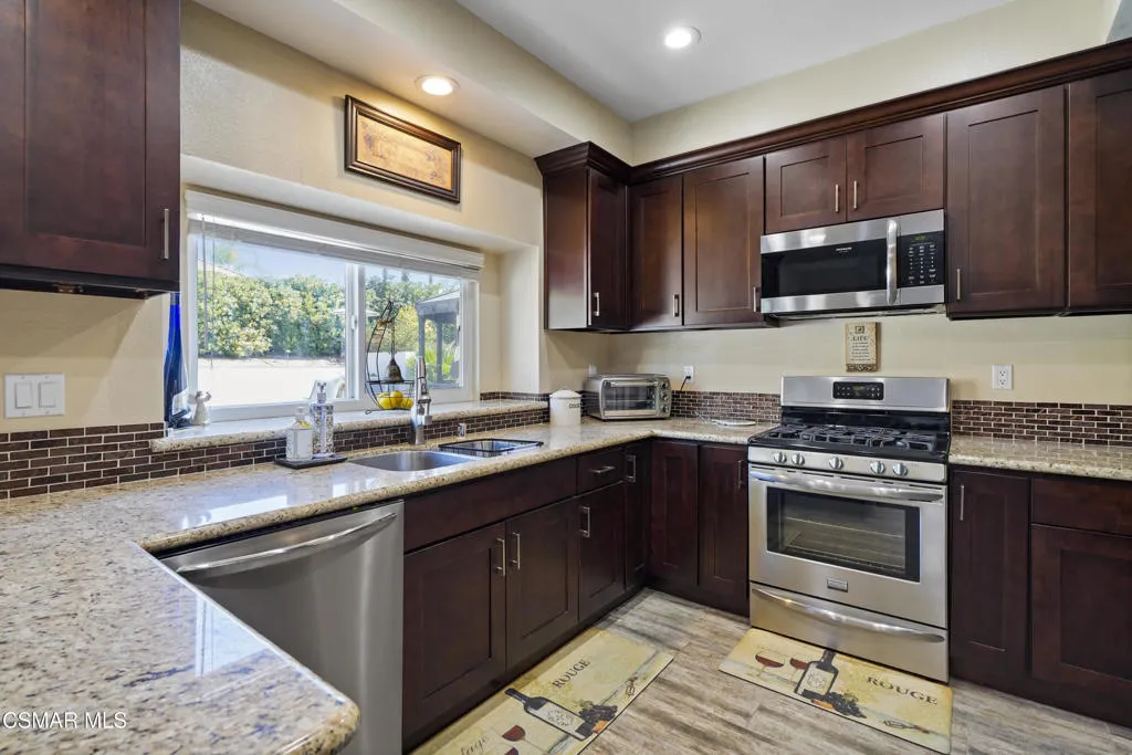 14291 Clemson Street, Moorpark, California 93021 home-pic-5