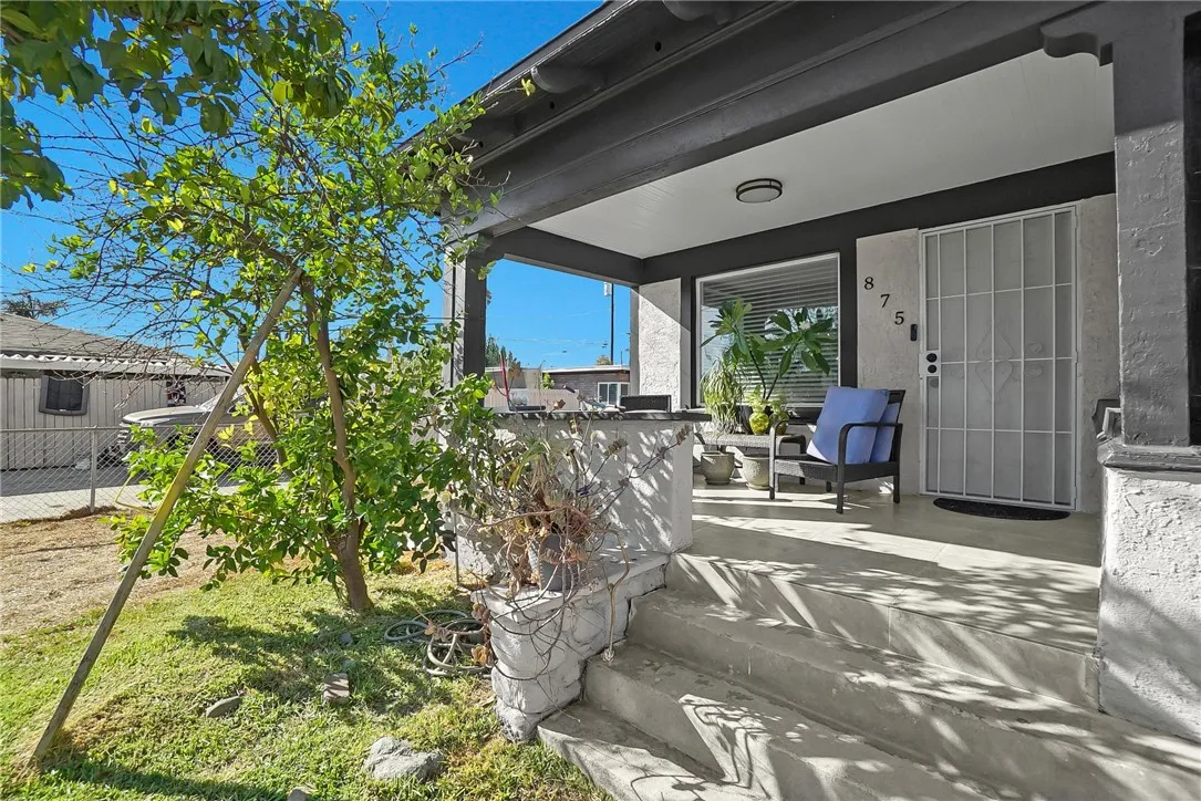 871 W Wilson, Pomona, California 91768 home-pic-8