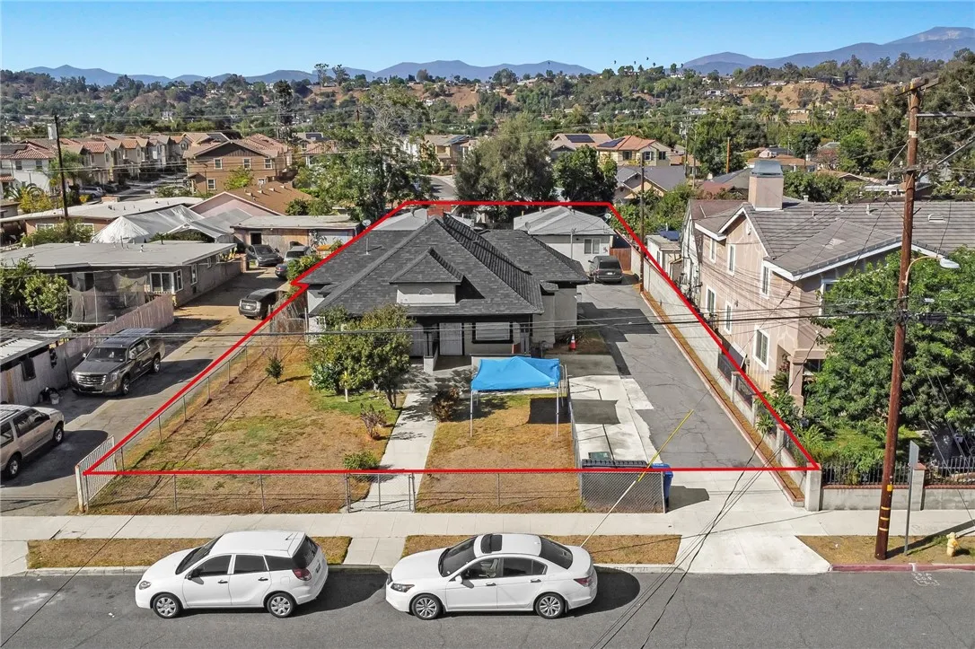 871 W Wilson, Pomona, California 91768 home-pic-0