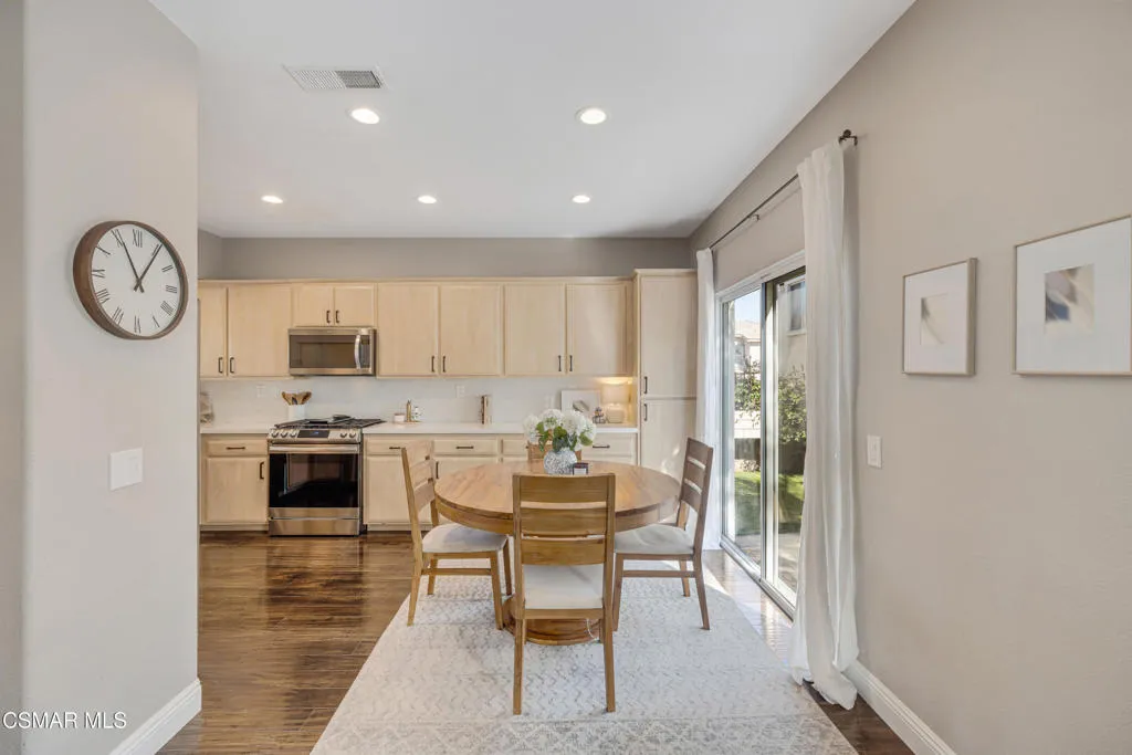 618 Kirkside Place, Simi Valley, California 93065 home-pic-9