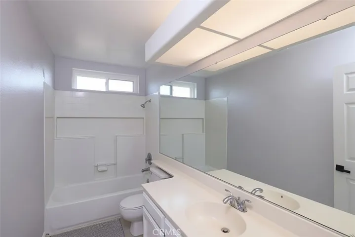 Digitally Altered
Full Bathroom