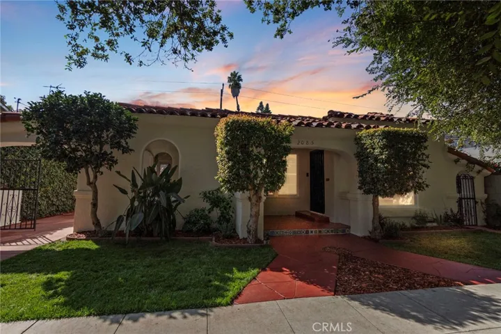 2085 Oregon Avenue, Long Beach, California 90806