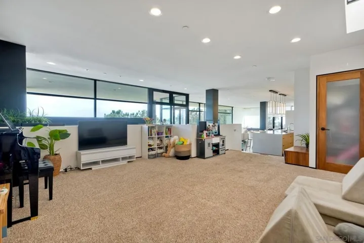 Den/Family/Great Room