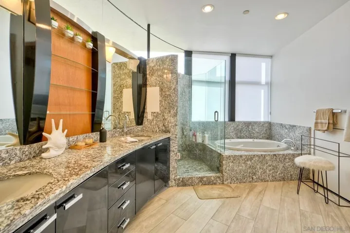 Primary Bath/Spa