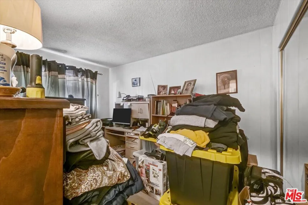 664 E Elsmere Drive, Carson, California 90746 home-pic-19