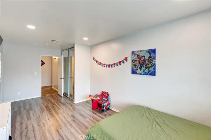 ROOM 1