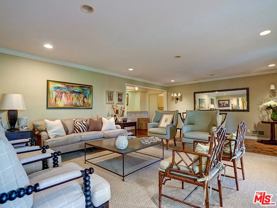 322 N June Street, Los Angeles, California 90004 home-pic-8