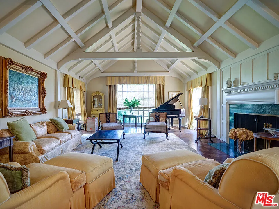 322 N June Street, Los Angeles, California 90004 home-pic-5