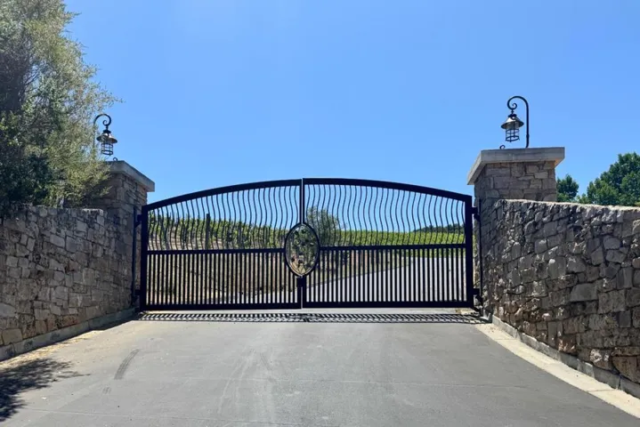 18650 Black Road, Los Gatos, California 95033
