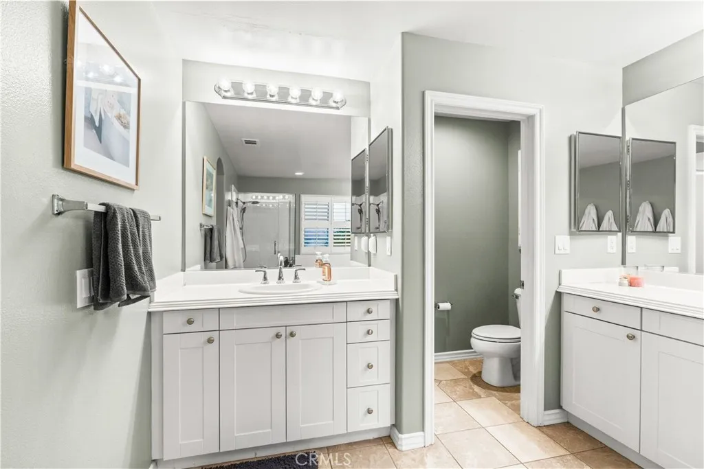 17004 Crest Heights, Canyon Country, California 91387 home-pic-35