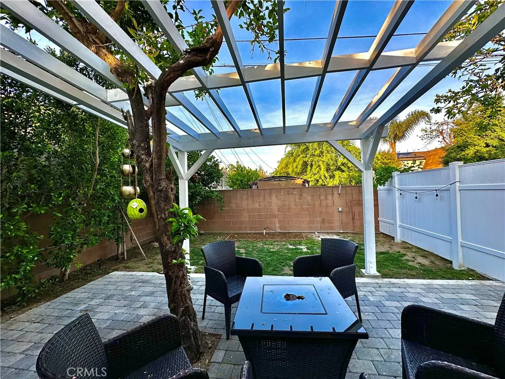 114 S Lamer Street, Burbank, California 91506 home-pic-47