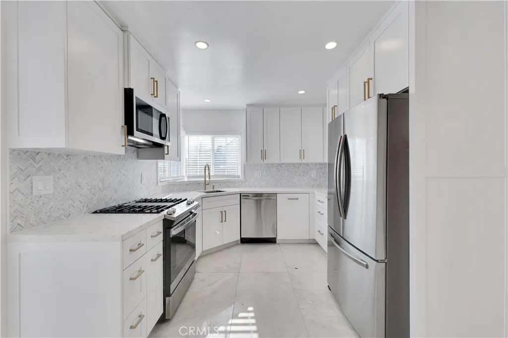 114 S Lamer Street, Burbank, California 91506 home-pic-22