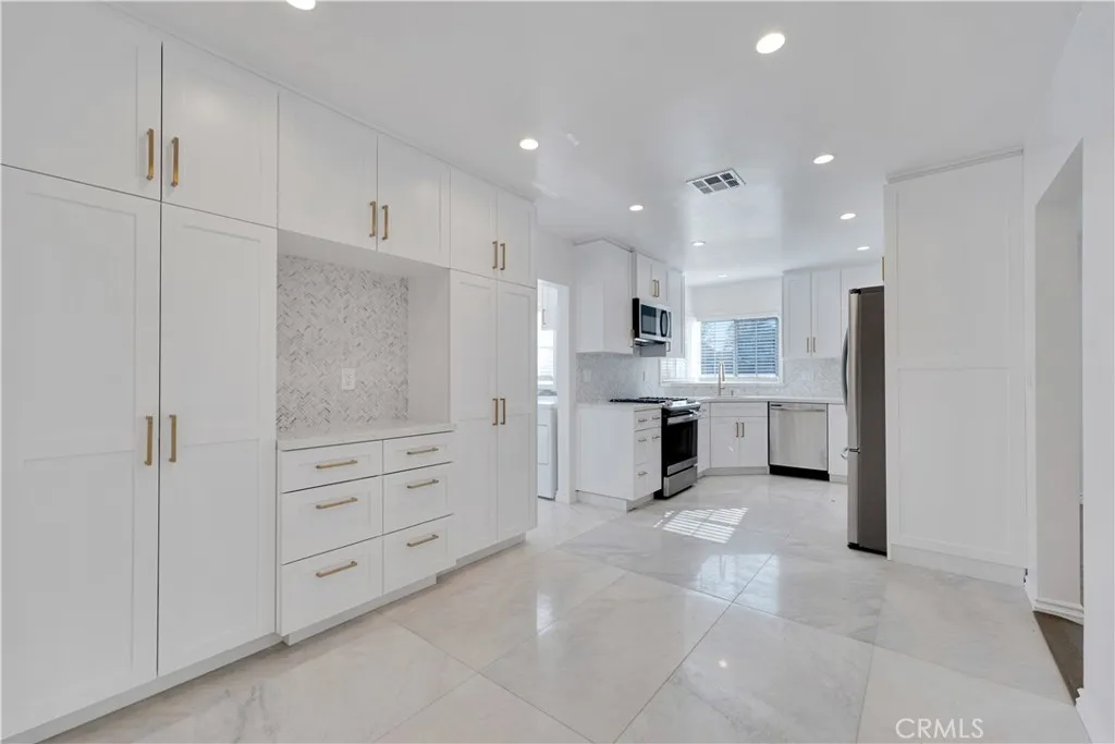 114 S Lamer Street, Burbank, California 91506 home-pic-31