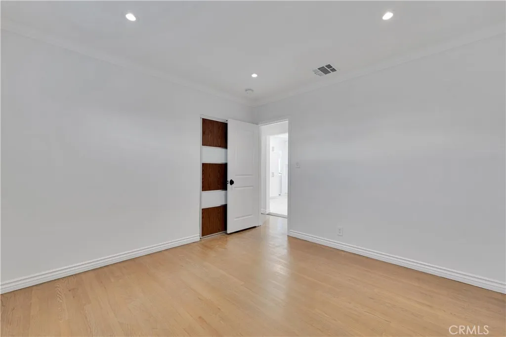 114 S Lamer Street, Burbank, California 91506 home-pic-17