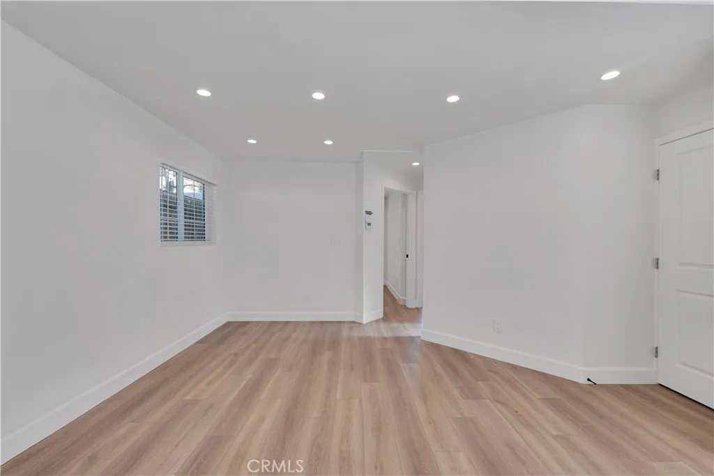 114 S Lamer Street, Burbank, California 91506 home-pic-45