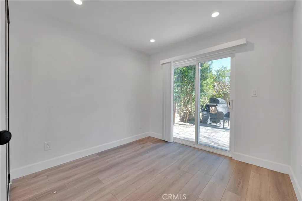 114 S Lamer Street, Burbank, California 91506 home-pic-44