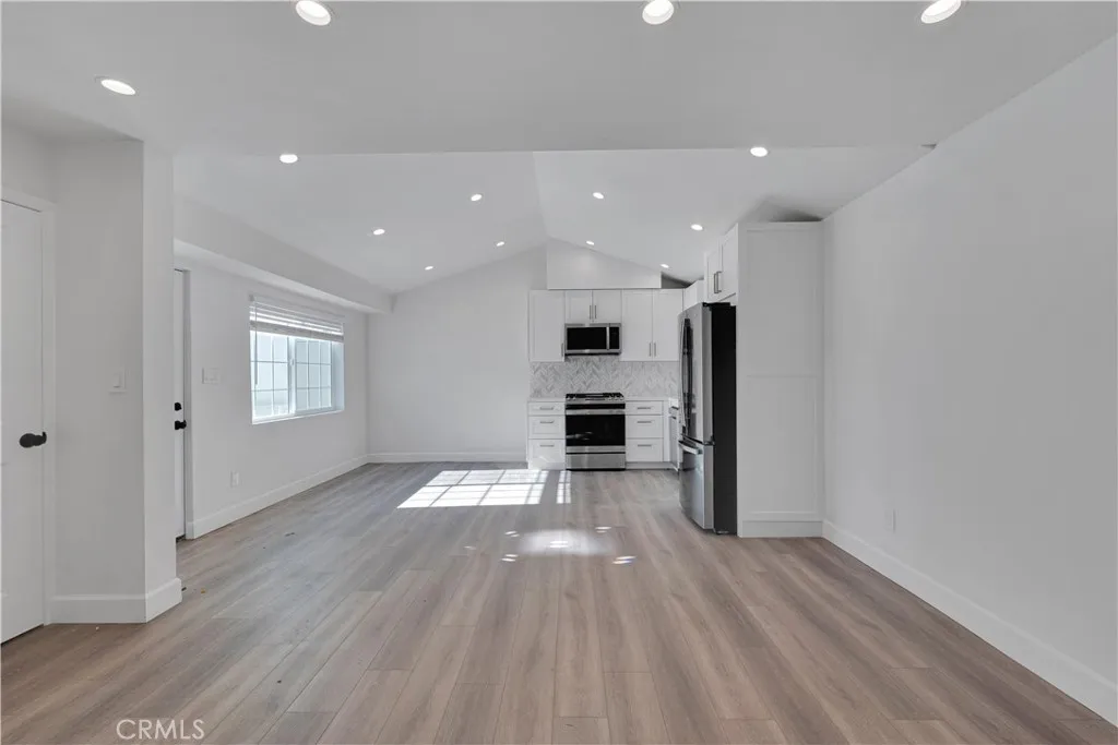 114 S Lamer Street, Burbank, California 91506 home-pic-38