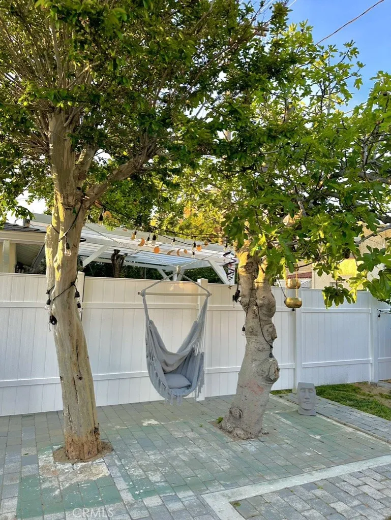 114 S Lamer Street, Burbank, California 91506 home-pic-26
