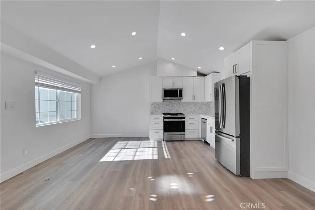 114 S Lamer Street, Burbank, California 91506 home-pic-35