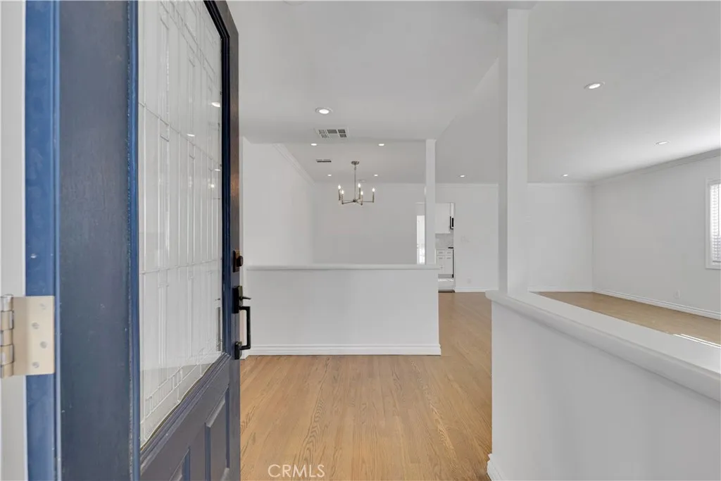 114 S Lamer Street, Burbank, California 91506 home-pic-2