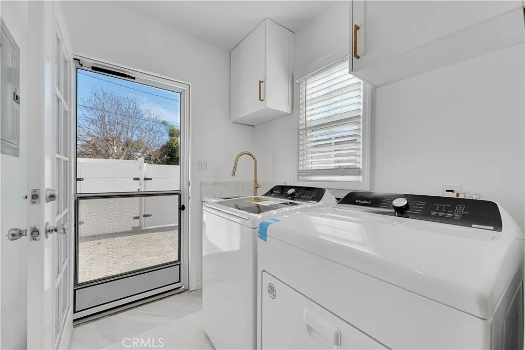 114 S Lamer Street, Burbank, California 91506 home-pic-23