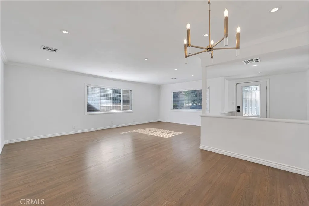 114 S Lamer Street, Burbank, California 91506 home-pic-6