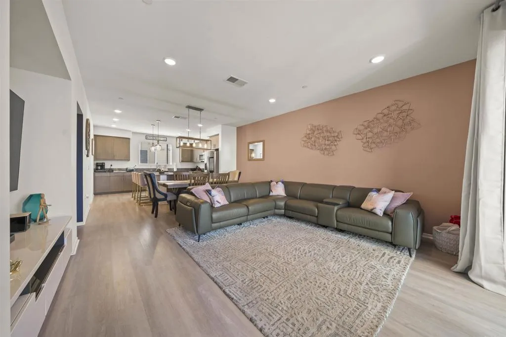 5208 Surfwalk Way 153, San Diego, California 92154 home-pic-21