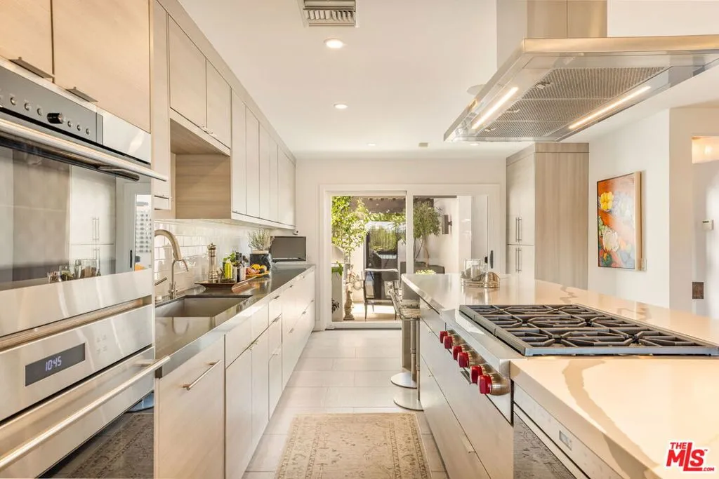 2661 Angelo Drive, Los Angeles, California 90077 home-pic-25