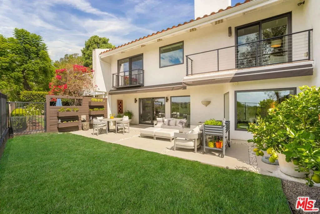 2661 Angelo Drive, Los Angeles, California 90077 home-pic-21