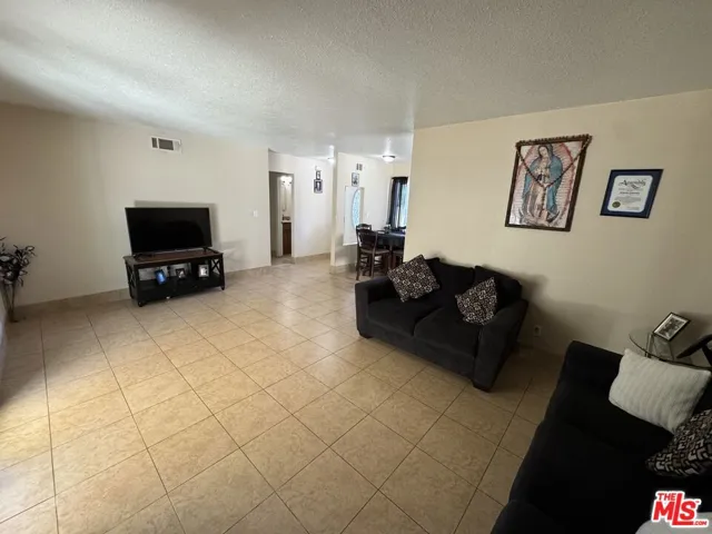 920 Burr Street, Corona, California 92882