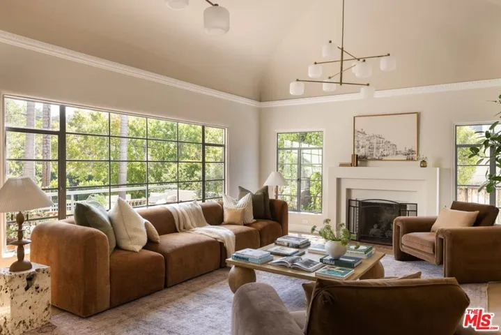 2449 N Commonwealth Avenue, Los Angeles, California 90027