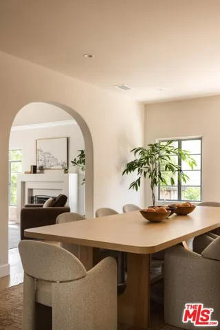 2449 N Commonwealth Avenue, Los Angeles, California 90027