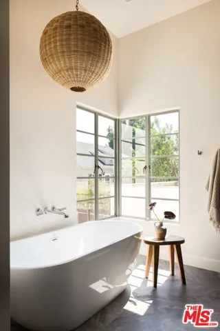 2449 N Commonwealth Avenue, Los Angeles, California 90027