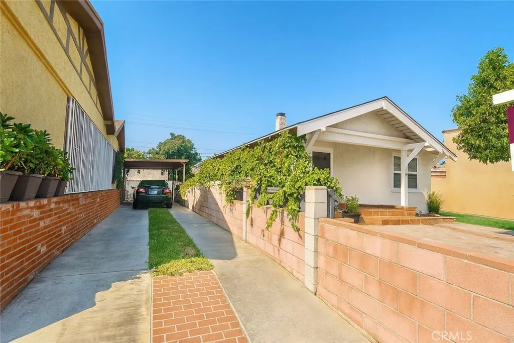 1331 W Manchester, Los Angeles, California 90044 home-pic-2