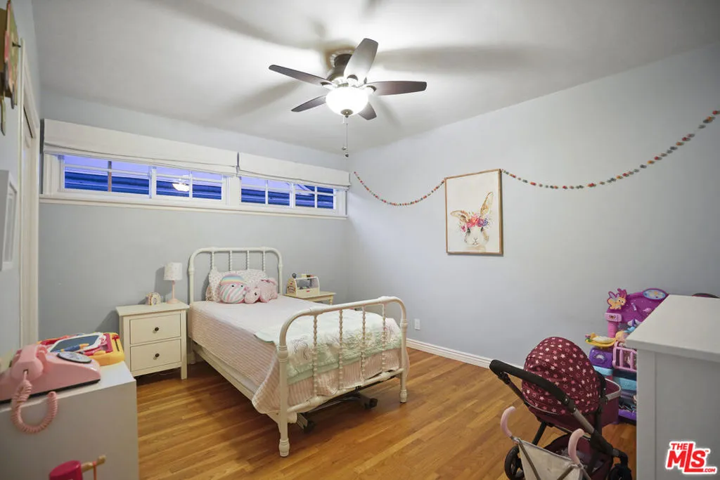 4546 Allott Avenue, Sherman Oaks, California 91423 home-pic-16