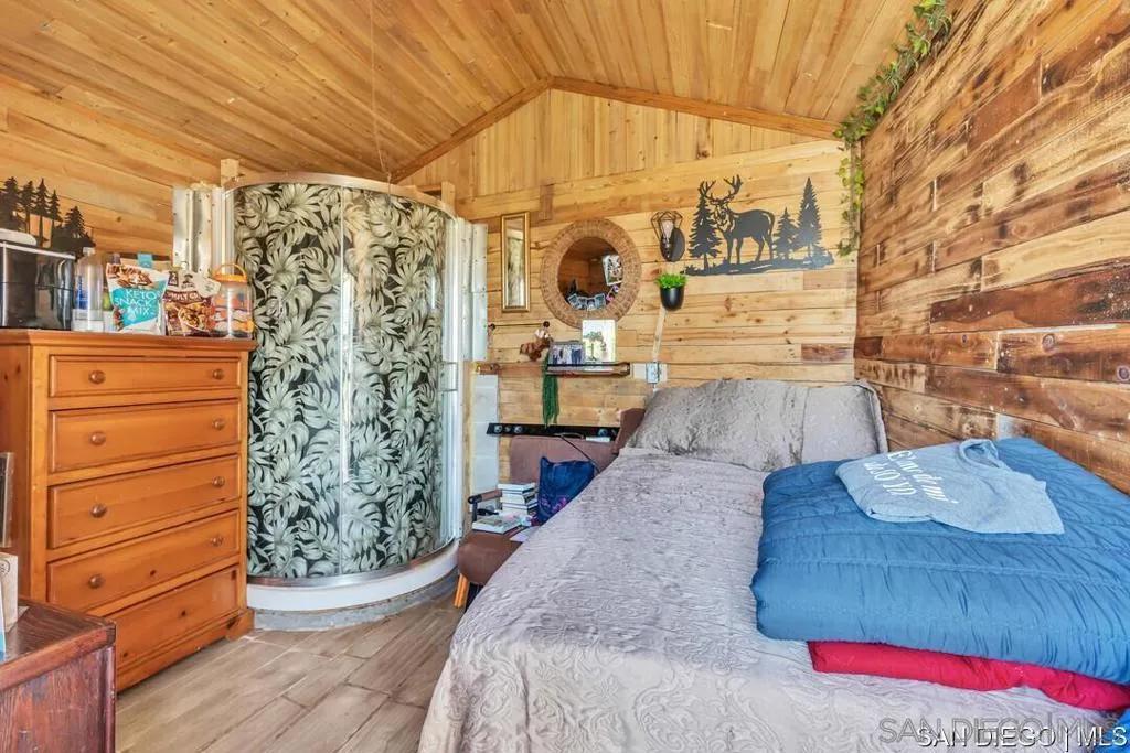 1507 Phillips St, Vista, California 92083 home-pic-28