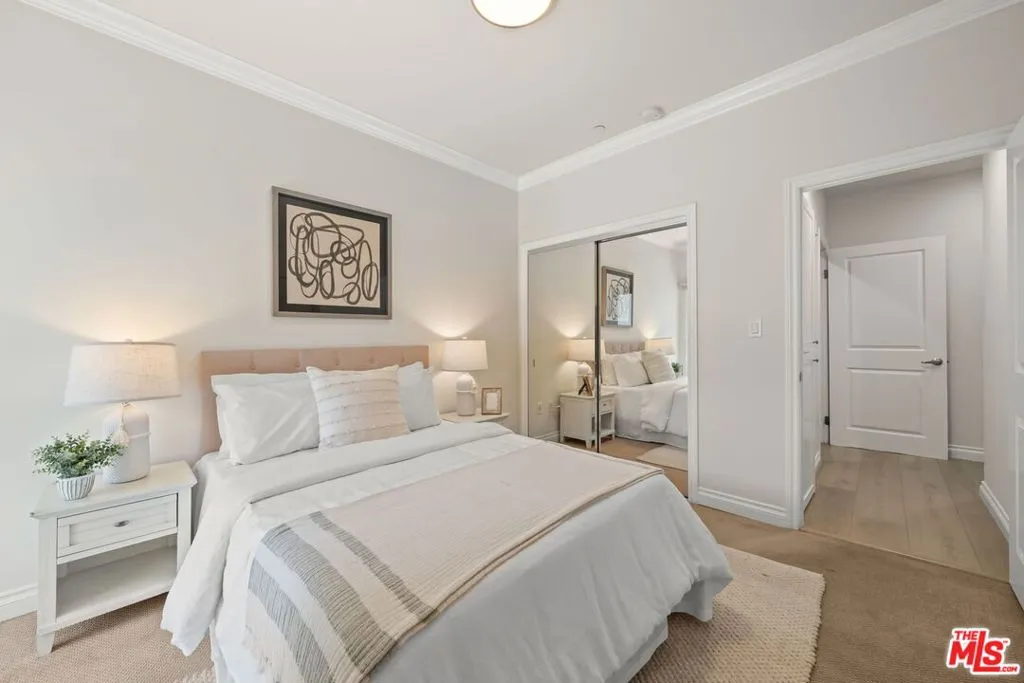 3061 W 12th Place 203, Los Angeles, California 90006 home-pic-20