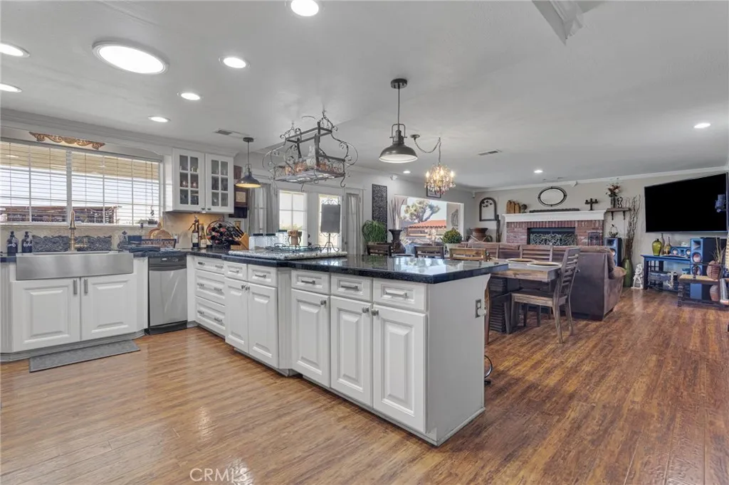 11546 Oakwood Avenue, Hesperia, California 92345 home-pic-13
