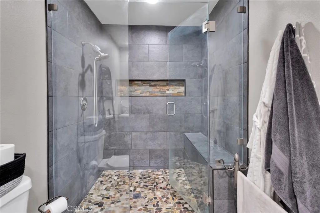 11546 Oakwood Avenue, Hesperia, California 92345 home-pic-25
