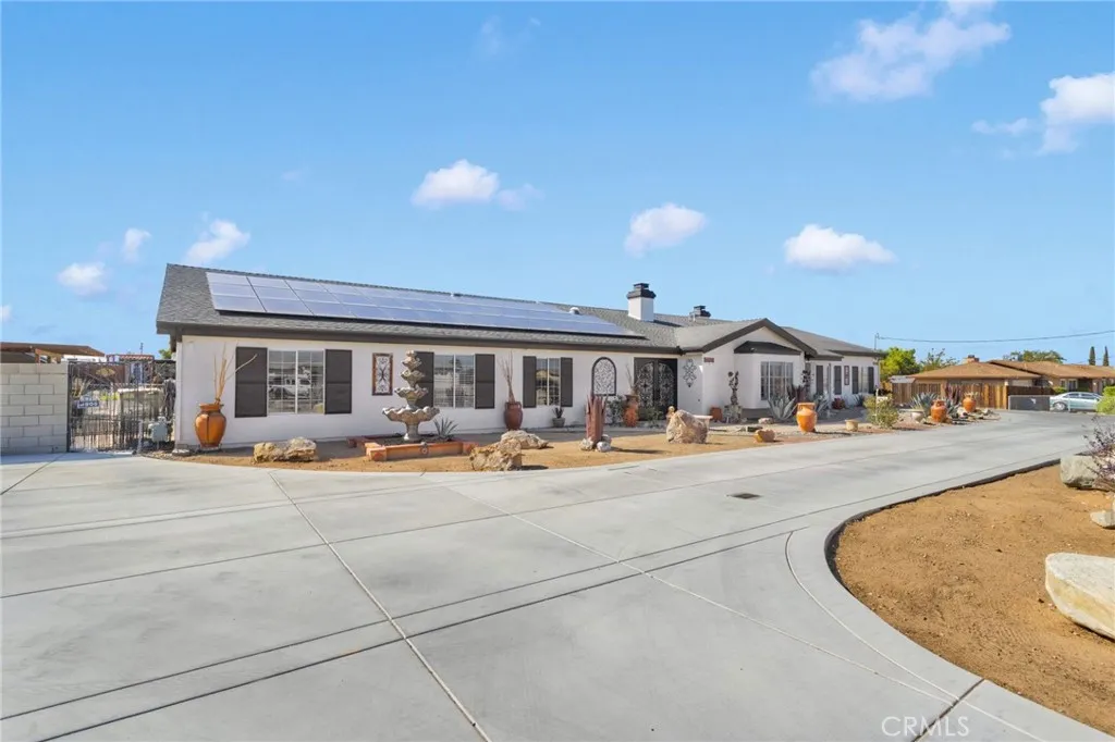 11546 Oakwood Avenue, Hesperia, California 92345 home-pic-2