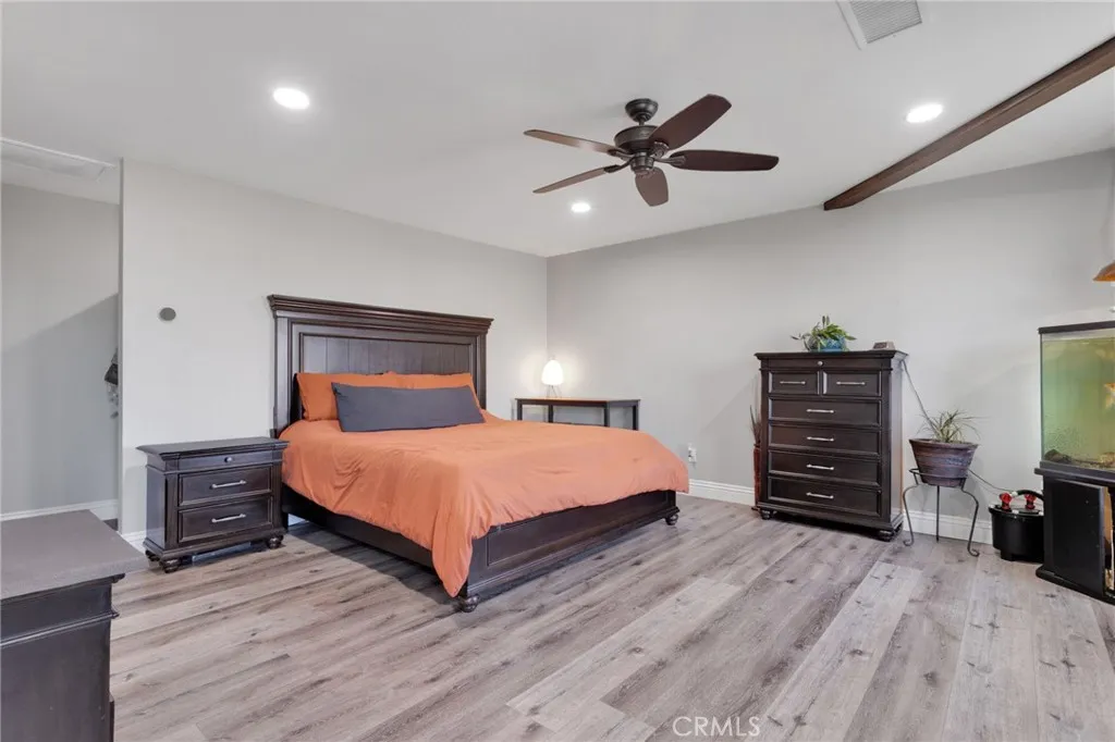 11546 Oakwood Avenue, Hesperia, California 92345 home-pic-22