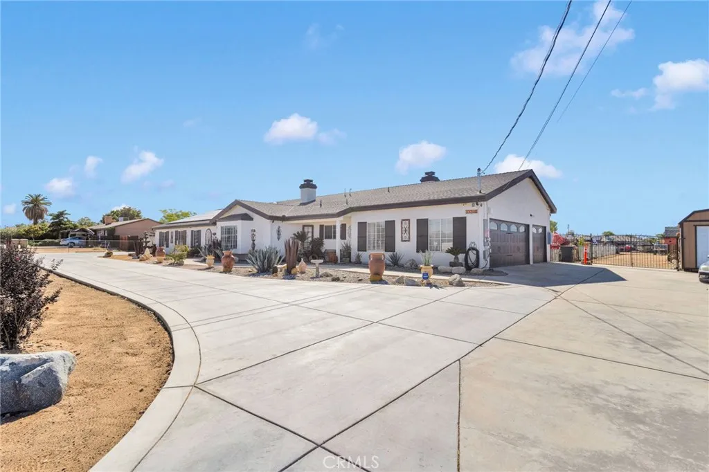 11546 Oakwood Avenue, Hesperia, California 92345 home-pic-3