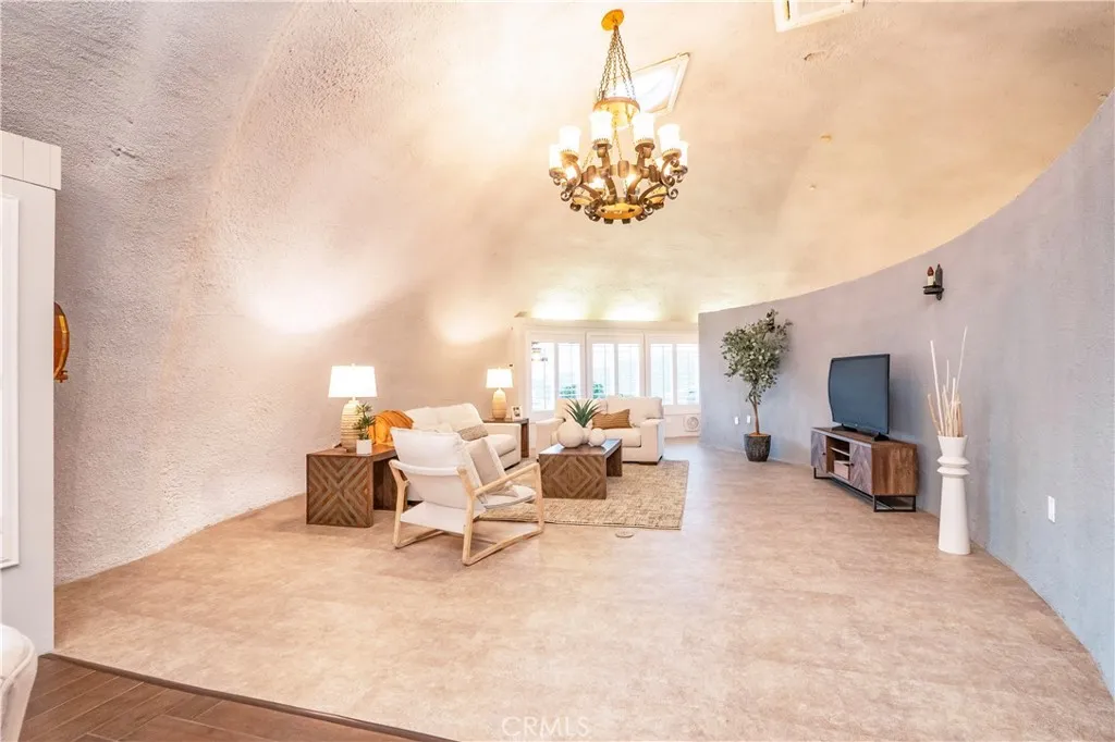 13600 Diamond Point Drive 1, Yucaipa, California 92399 home-pic-20