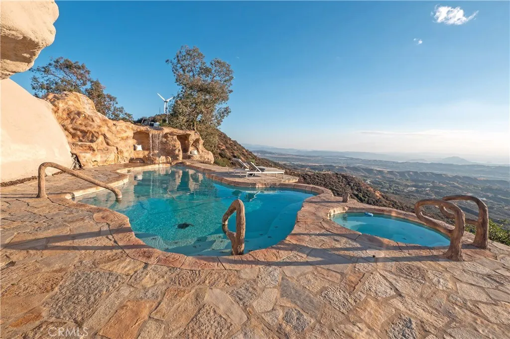 13600 Diamond Point Drive 1, Yucaipa, California 92399 home-pic-9