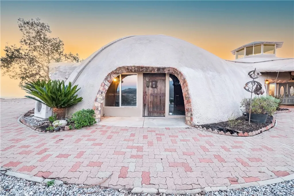 13600 Diamond Point Drive 1, Yucaipa, California 92399 home-pic-14