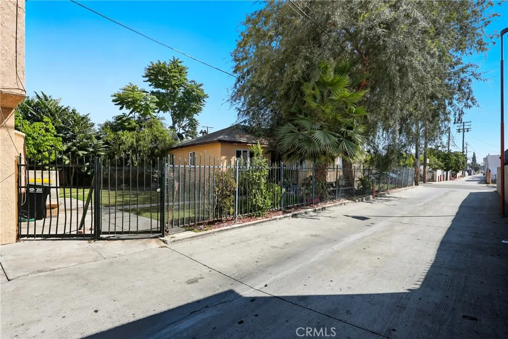 3519 3519 E 60th, Huntington Park, California 90255 home-pic-14