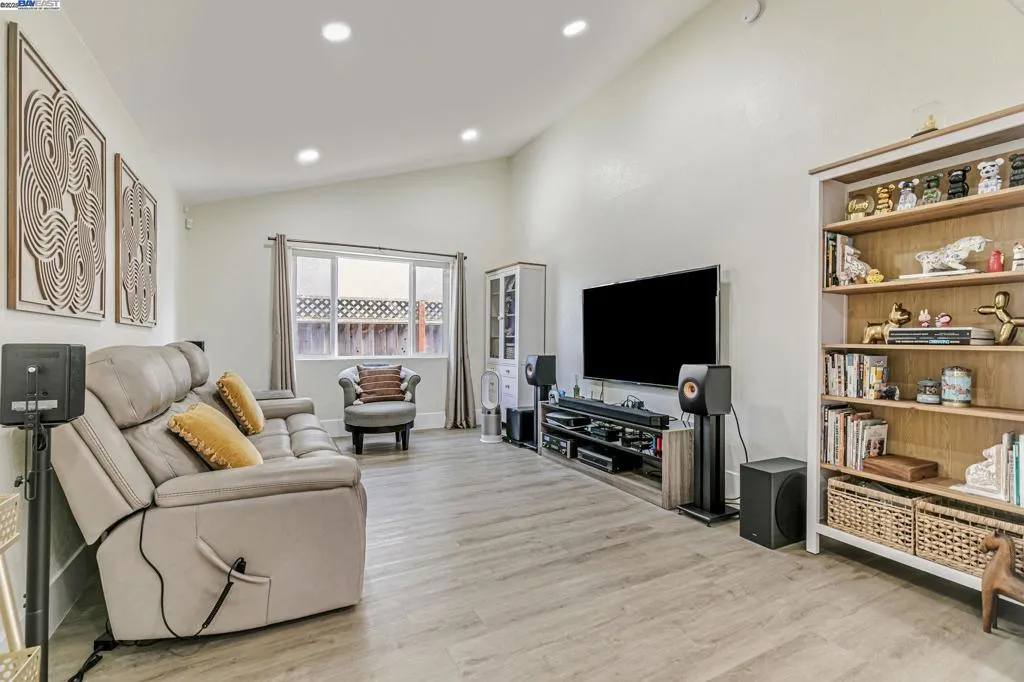 4714 Serra Ave, Fremont, California 94538 home-pic-4